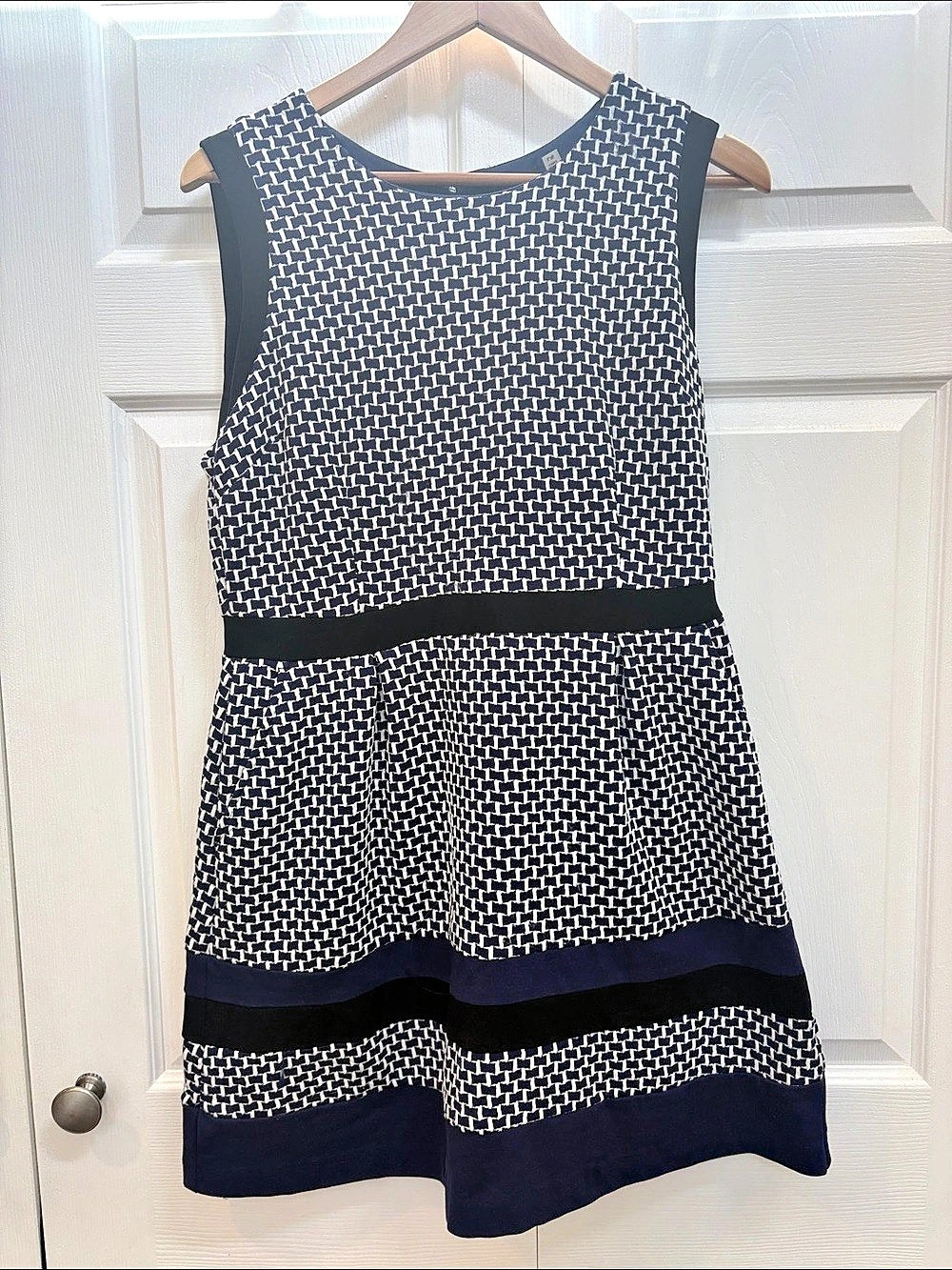Dex Geometric Mini Dress in Blue & White Size Large